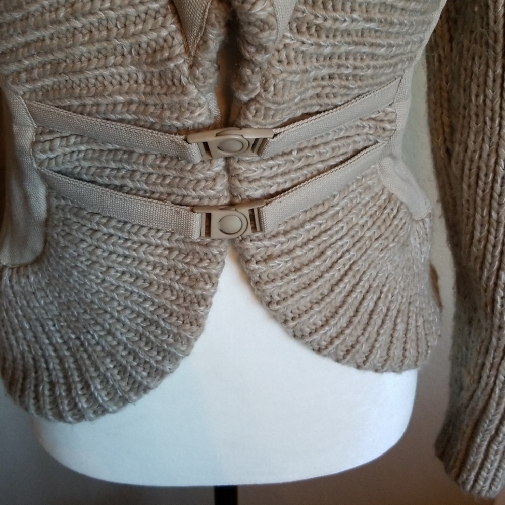 Sweater - Picture 4 of 5